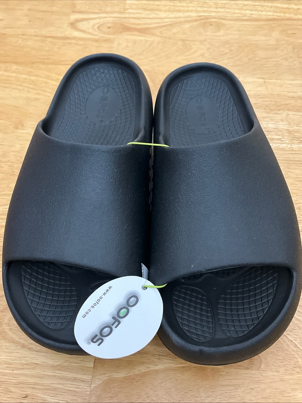 Oofos Ooahh + plus unisex slide sandals mens size 10 women’s size 12 new